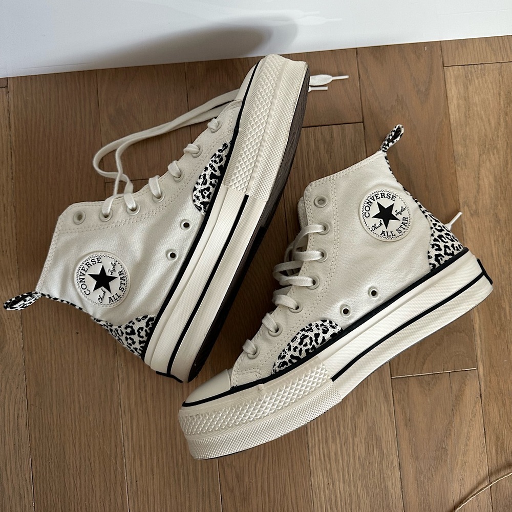 Platform converse